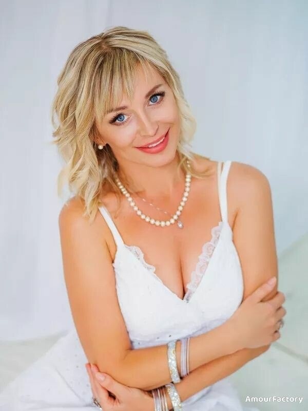 Dariia, 52