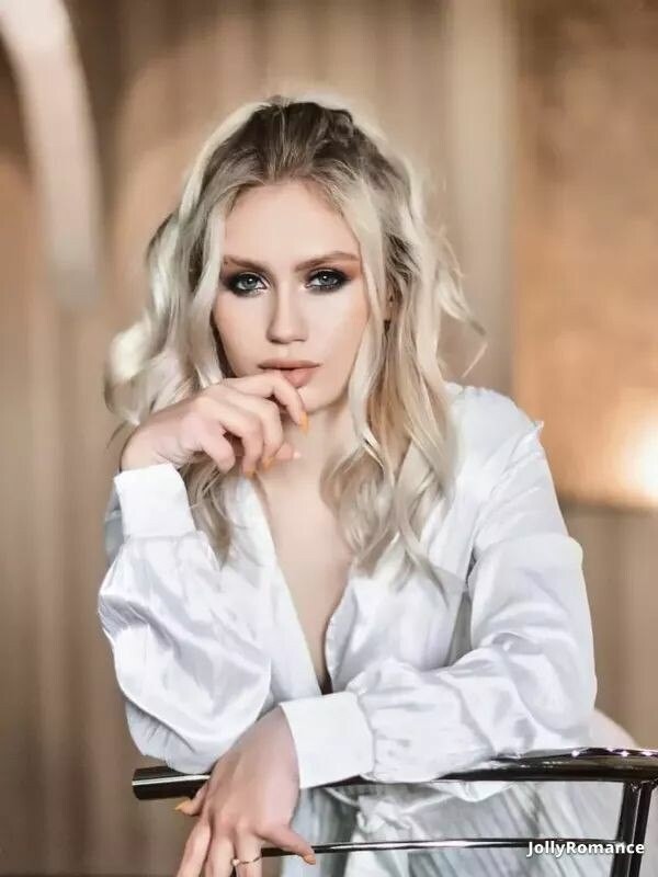 Anastasiia, 20