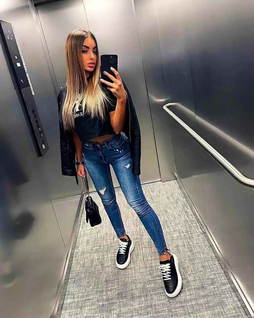 Alina Roxana, 28