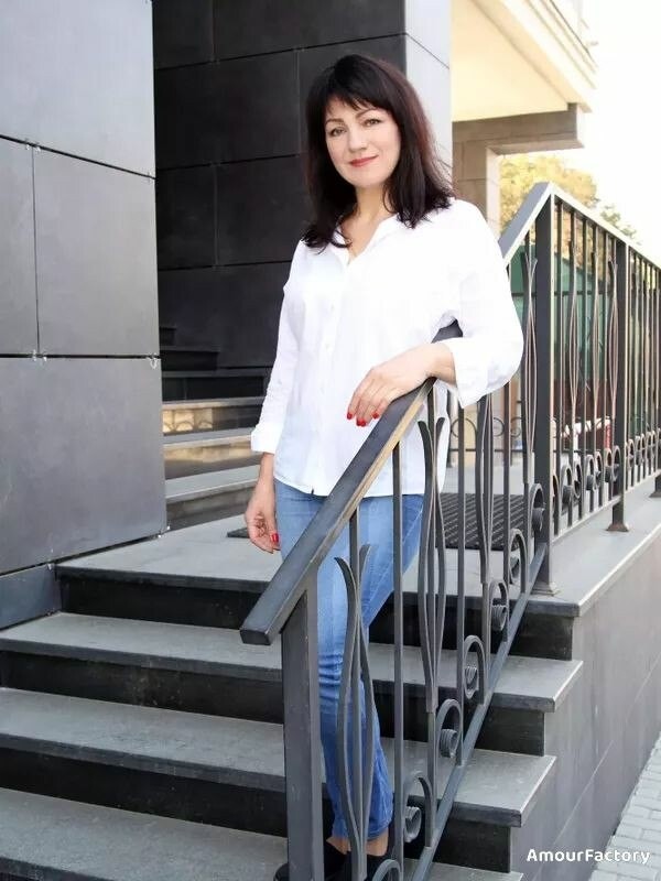 Anna, 51